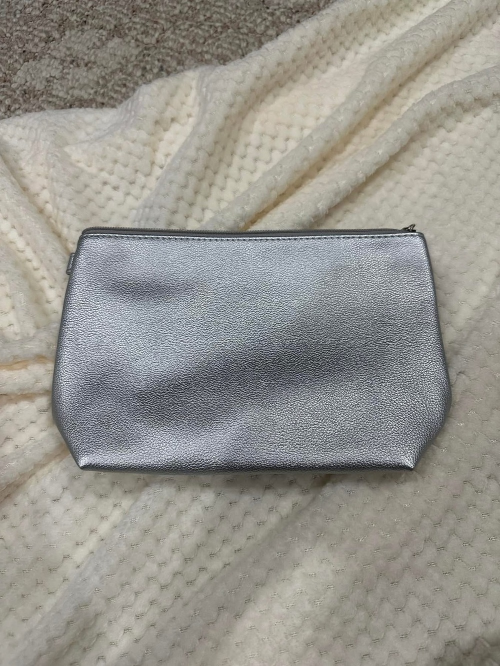 Thirty one gifts Silver Tapered Pouch